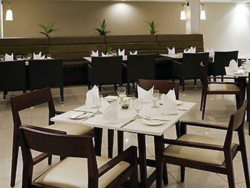 Novotel Suva Lami Bay Restoran fotoğraf